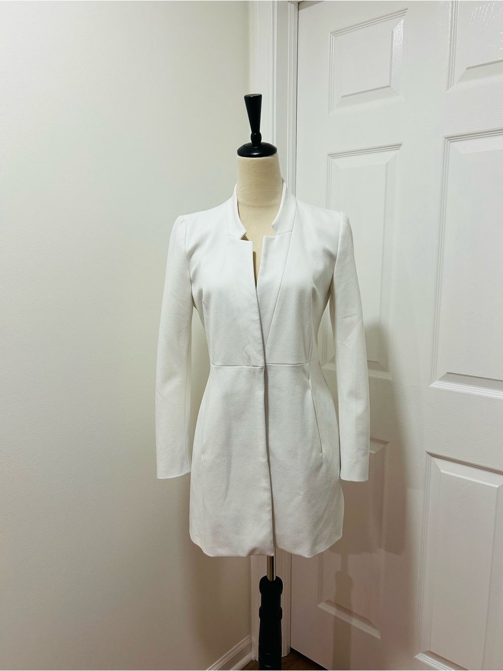 Zara White Collarless Longline Blazer